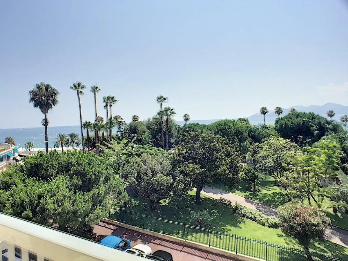 Appartement Cannes la Croisette, Baoli 4 beds, balcony,parking 0*,